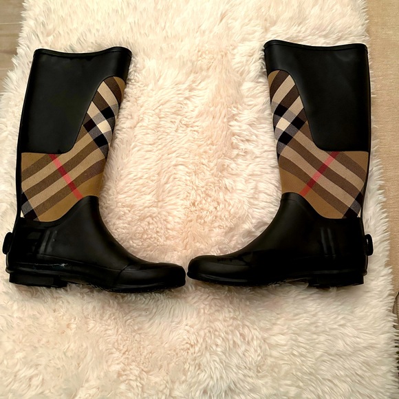 Burberry Rain Boots - Picture 3 of 3